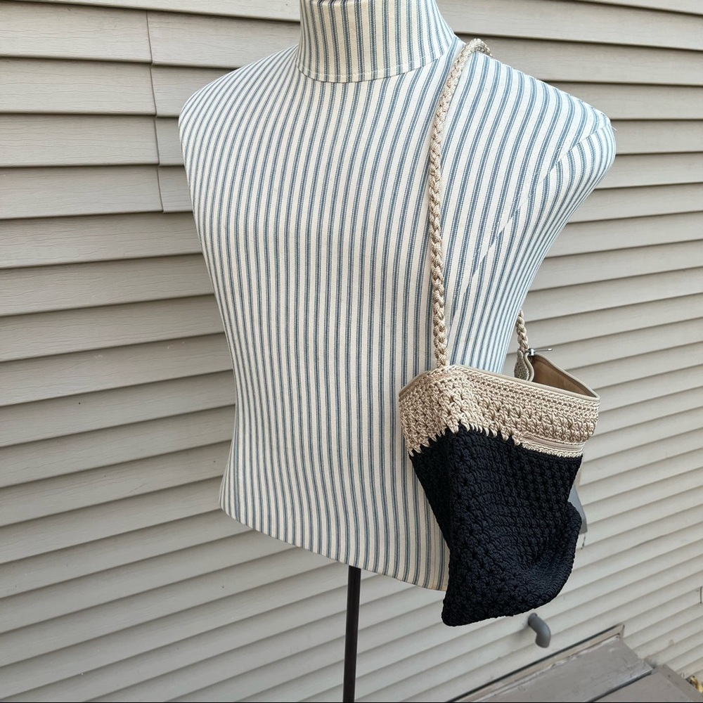 EUC The Sak knot crochet zip top purse shoulder bag - two tone two color - Picture 3 of 12